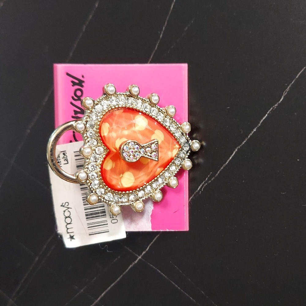 Betsey Johnson  Heart Ring - Picture 2 of 7